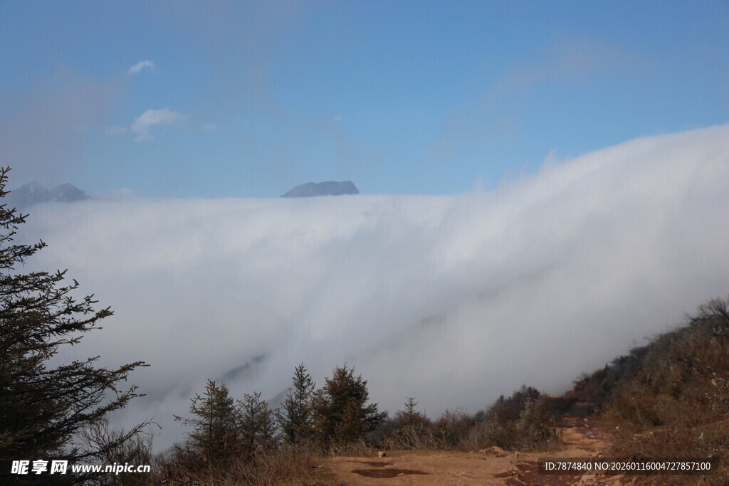山间云海美景