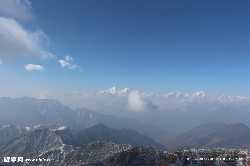 高山云海壮丽风光