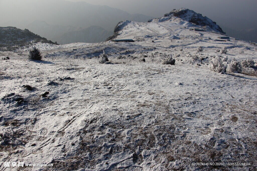 雪山旷野壮丽自然景观