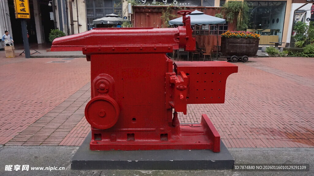 红色工业设备展示