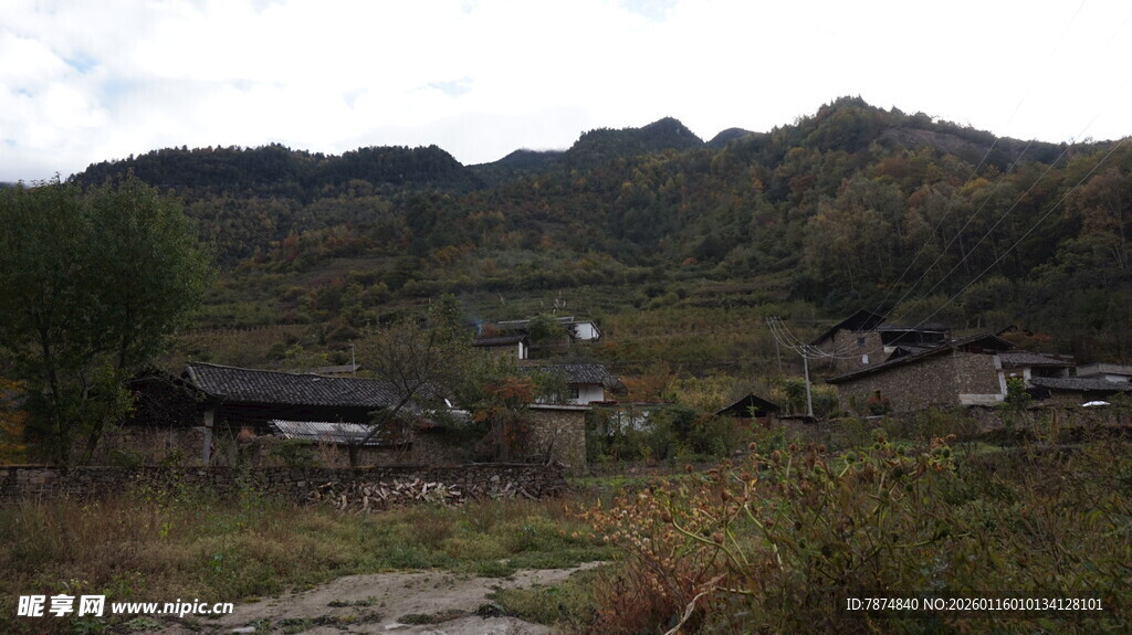山间村落 宁静质朴之景
