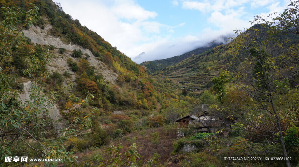 山间峡谷美景