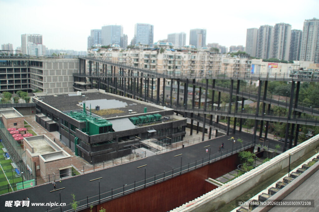 城市中在建的建筑景观
