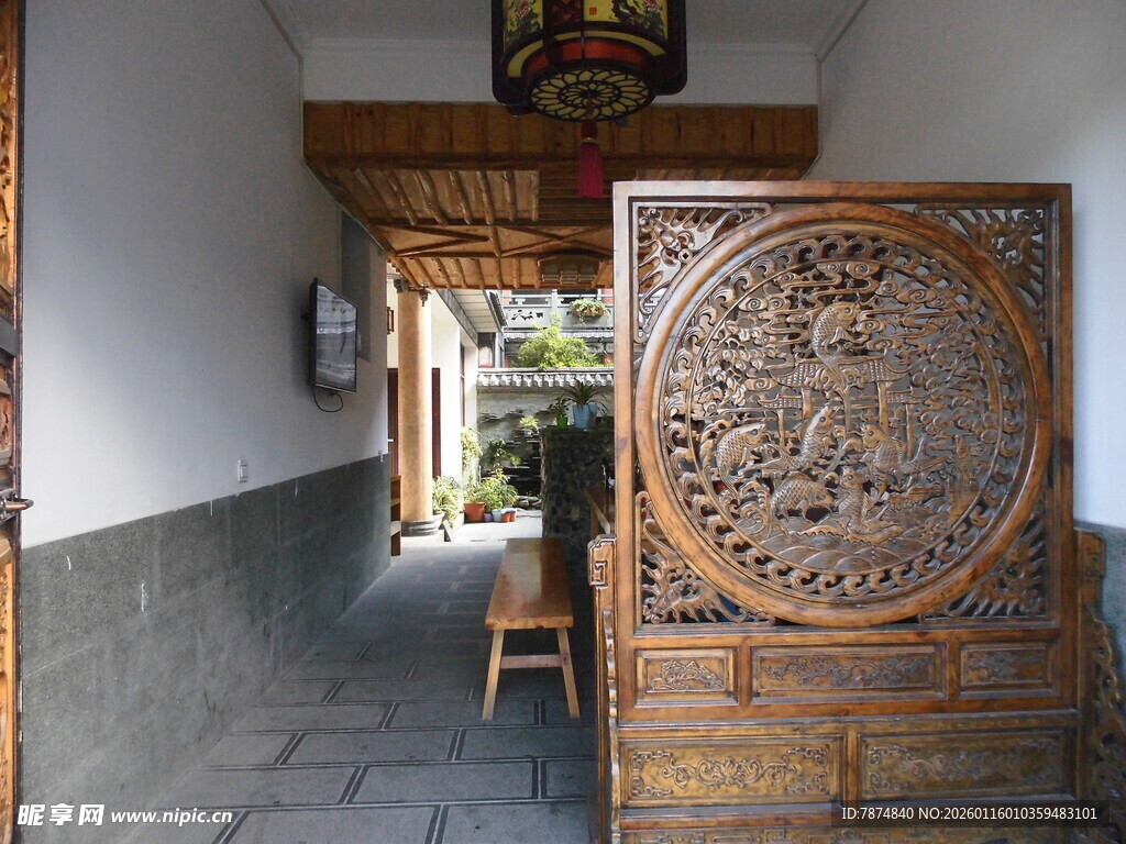 中式古典雕花屏风庭院景