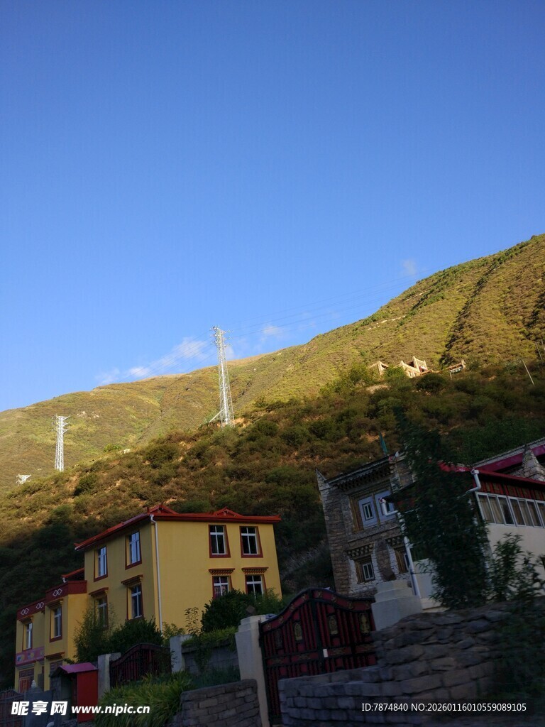 山间村落风光
