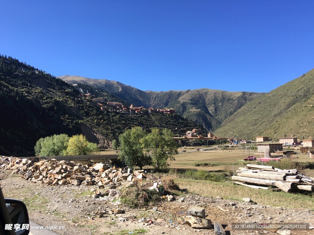 山间村落风景