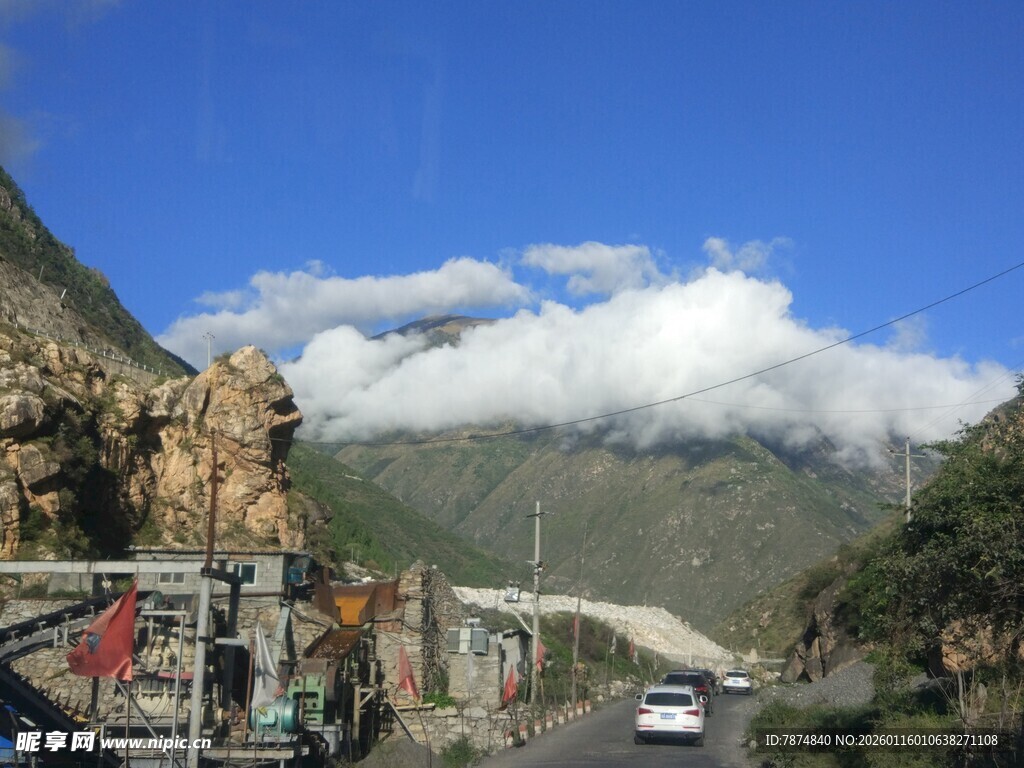 山间公路美景