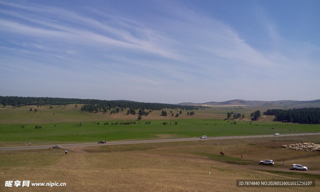 广阔原野上的美丽风光