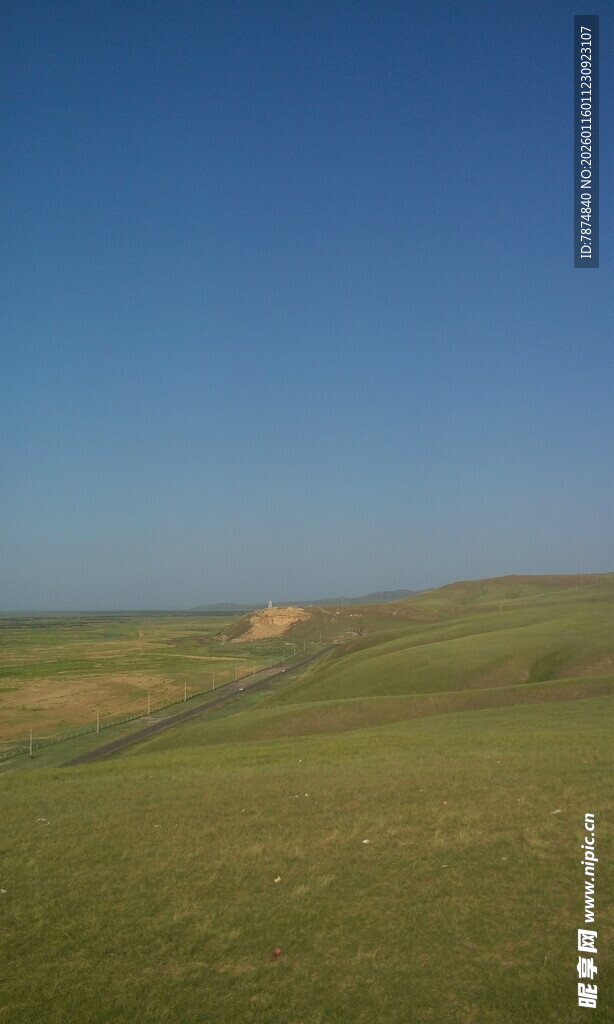 广袤草原与蓝天美景