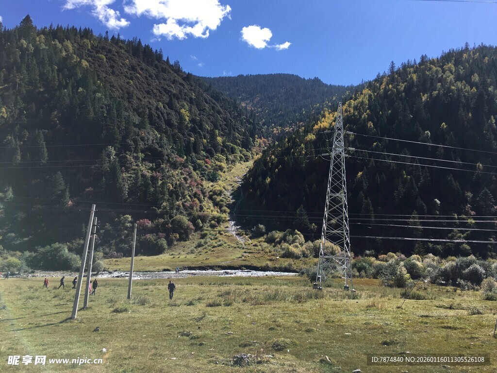 山间输电线路景观