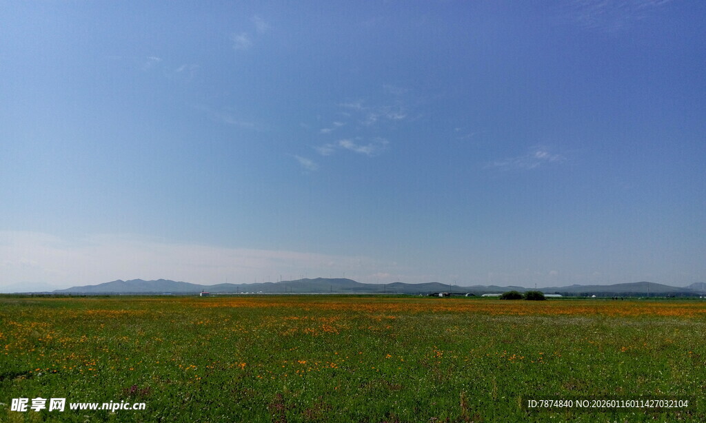 广袤草原蓝天美景