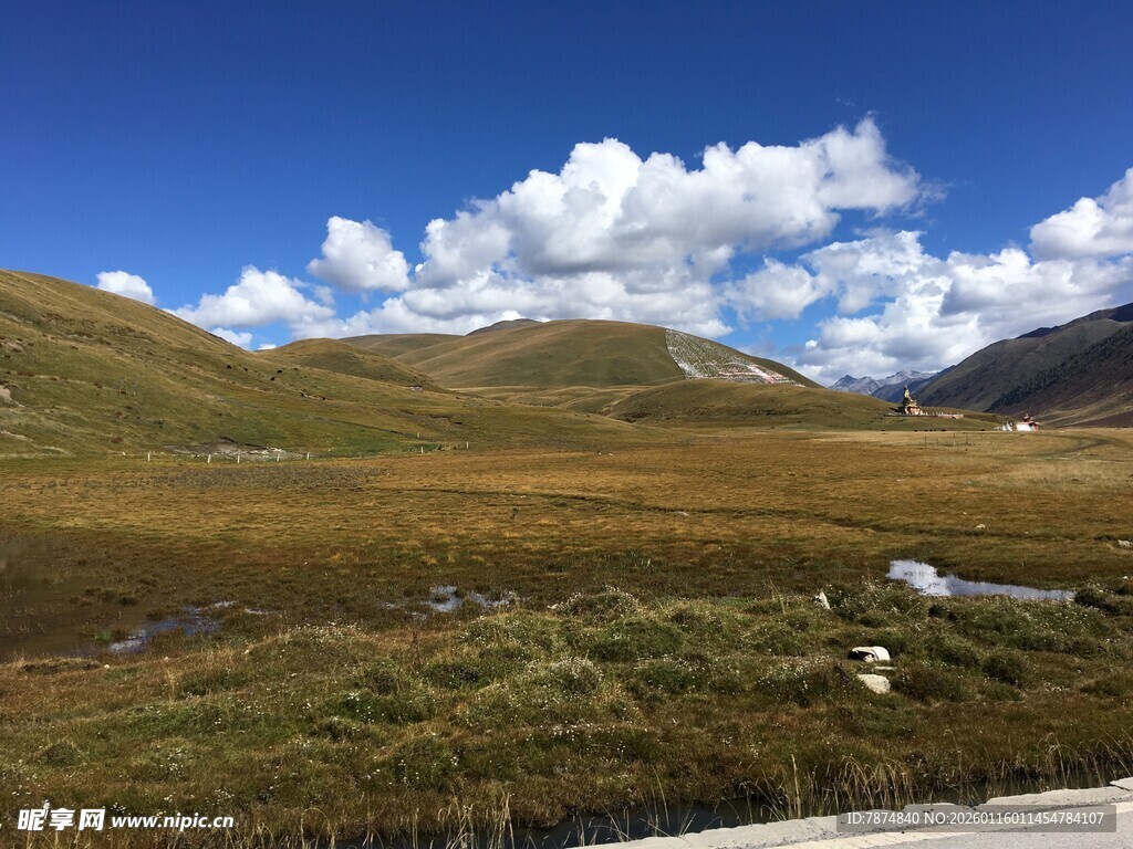 草原风光 蓝天白云下美景