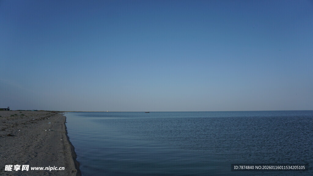 海边公路 远方辽阔海景