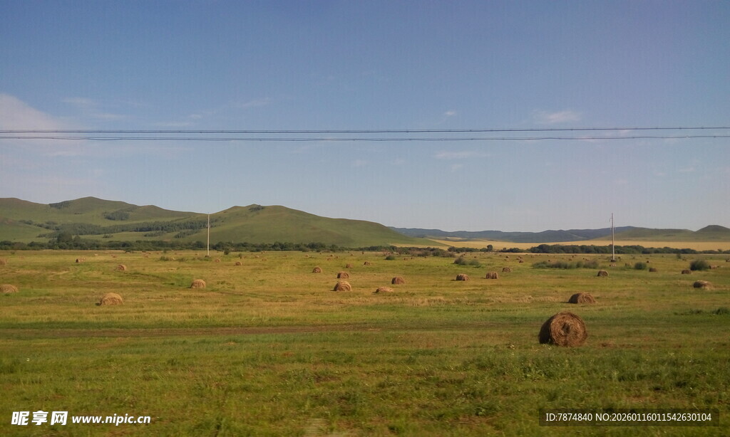 草原风光 一人悠然赏景