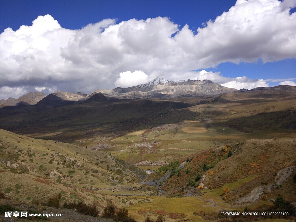 高山云海壮丽自然风光