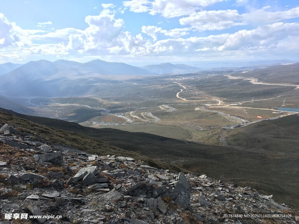 高山远景 壮阔自然景观