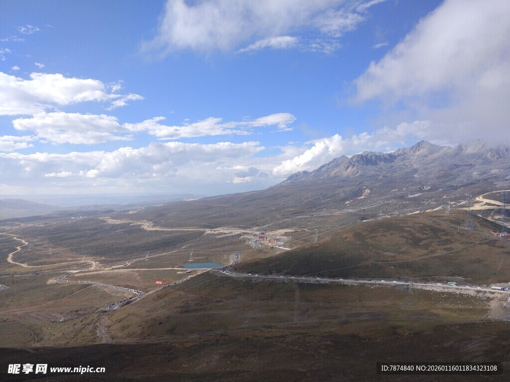 壮丽高原公路风景