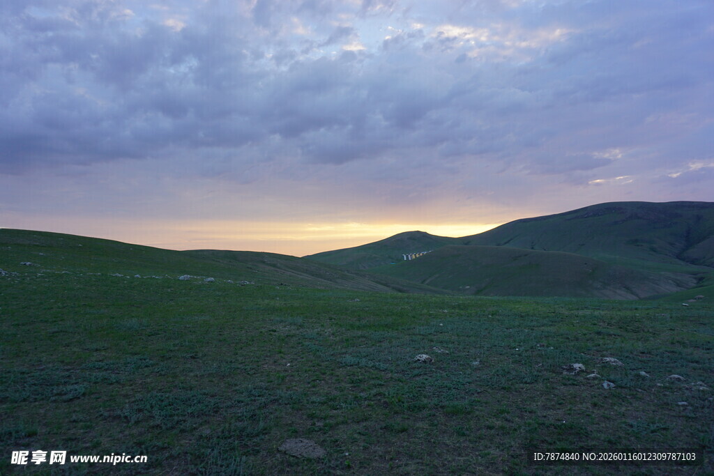 草原暮色风景