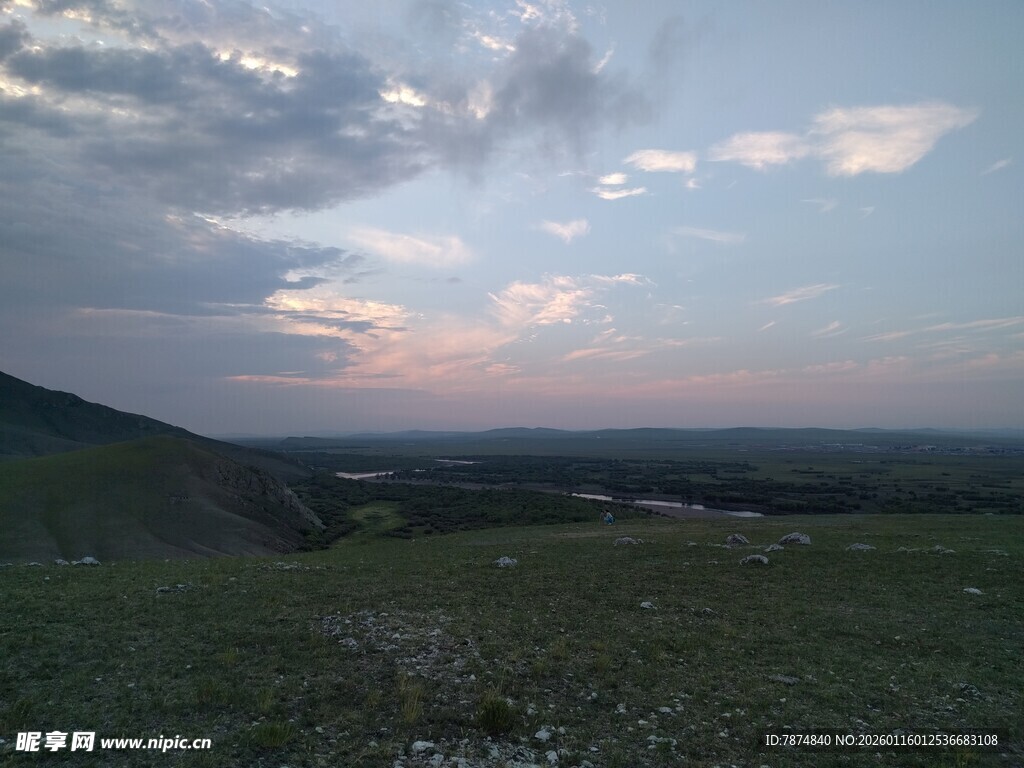 草原暮色天空美景
