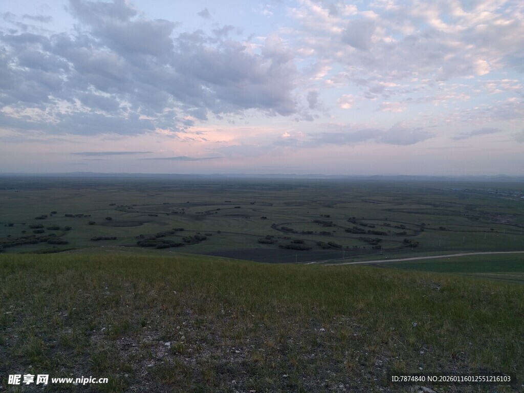 草原暮色风景