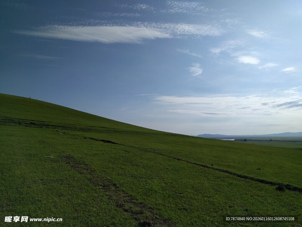 广袤草原蓝天美景