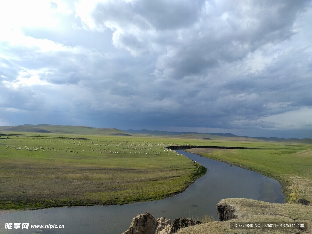 草原河流壮美风光