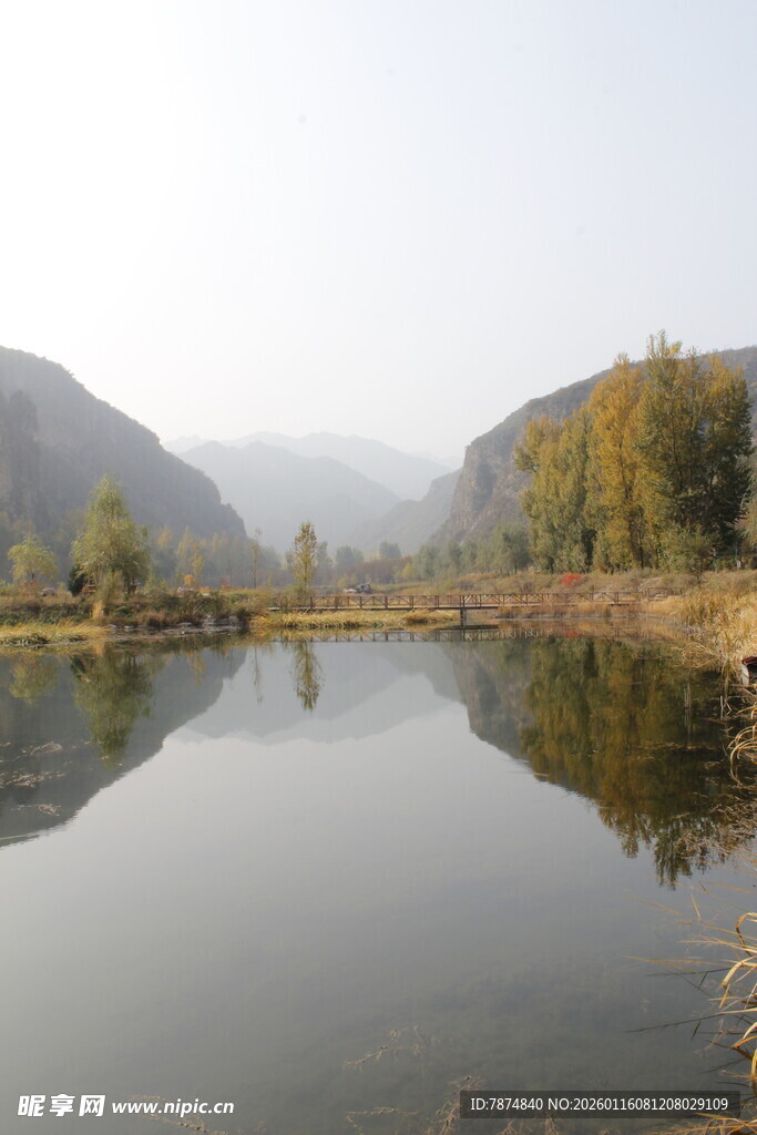 宁静山水湖景自然风光图