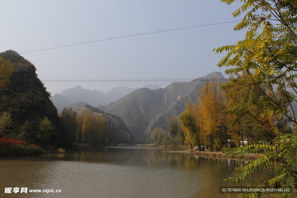 秋日山水美景如画