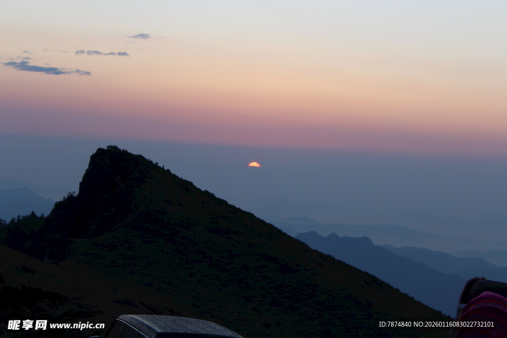 山顶观绝美日落景象