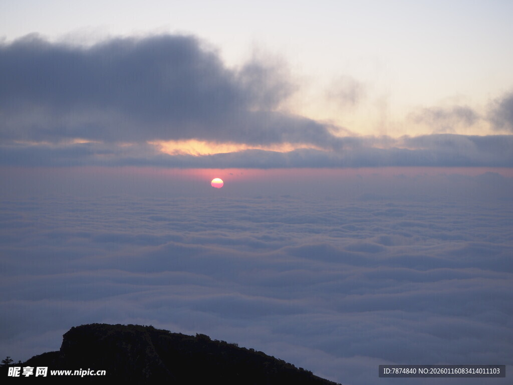 云海之上的壮丽日出