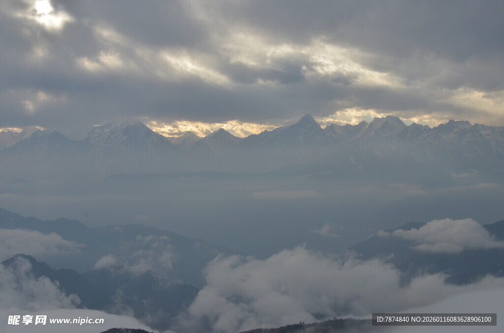 云海之上的天空美景