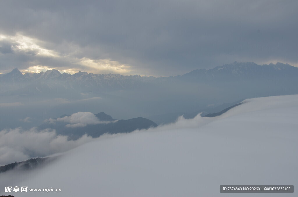 云海之上的天空美景