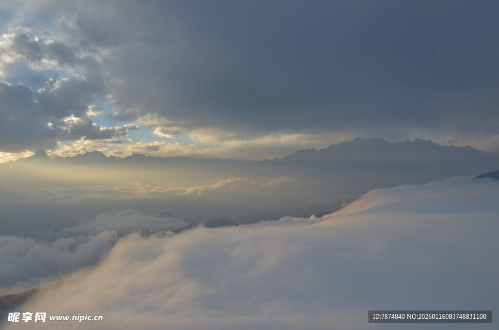 云海之上的天空美景