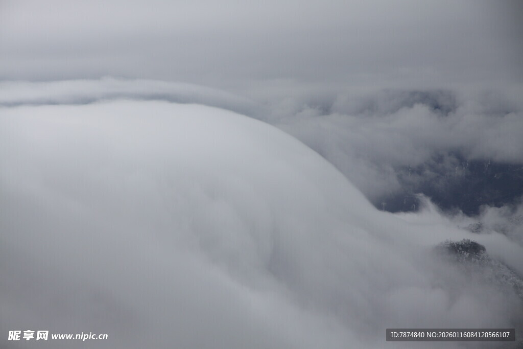 高空云海壮丽景观
