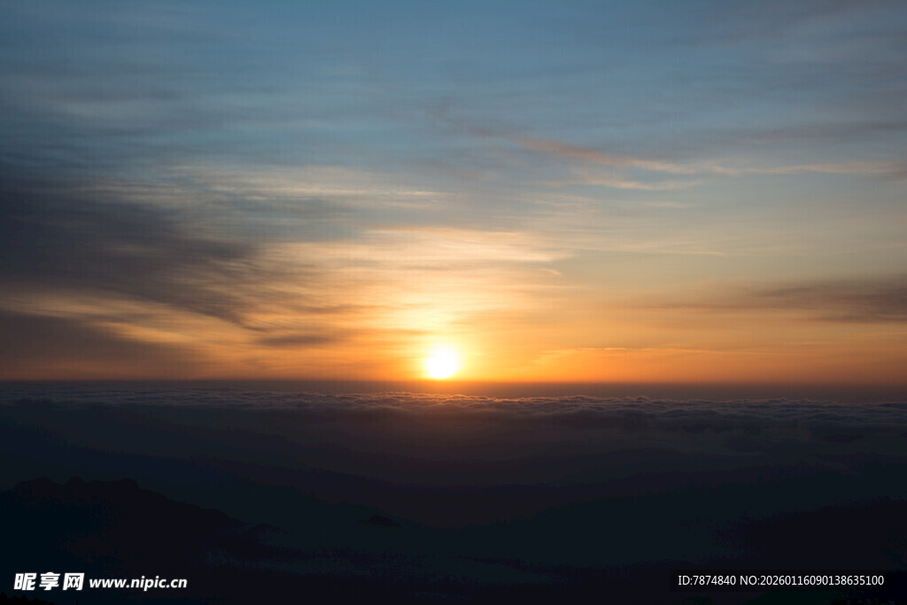 日出时分的壮丽天空景观