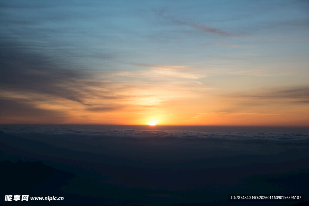 壮丽海上日出美景