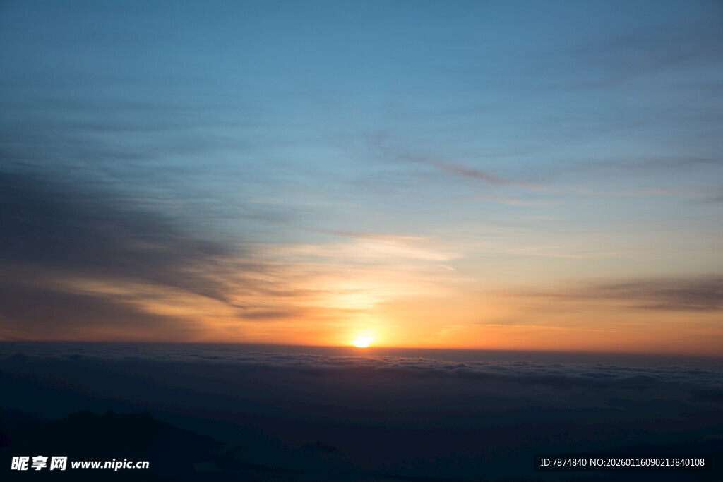 日出云海壮丽景观