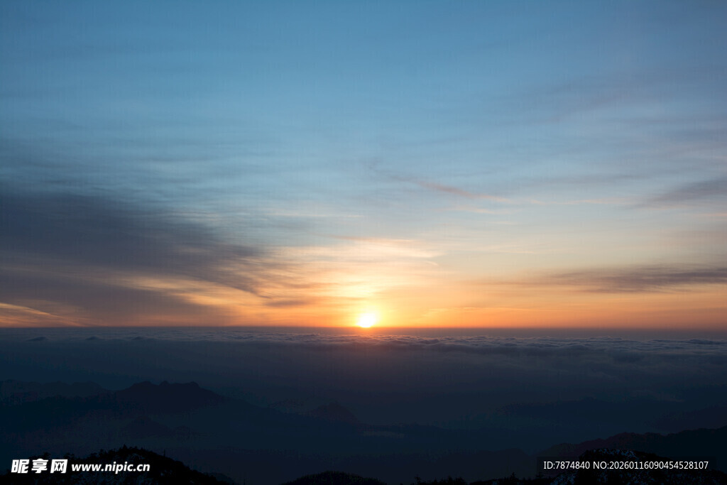 日出云海壮丽景观