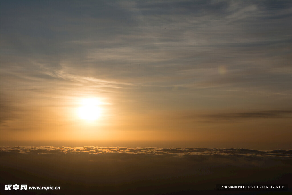 日出云海壮丽景观