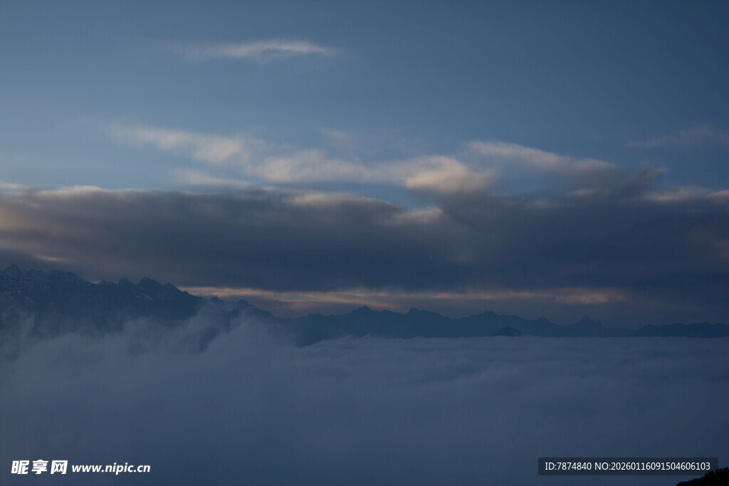 云海之上的梦幻天空
