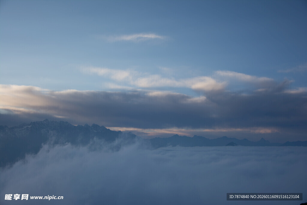 云海之上的梦幻天空