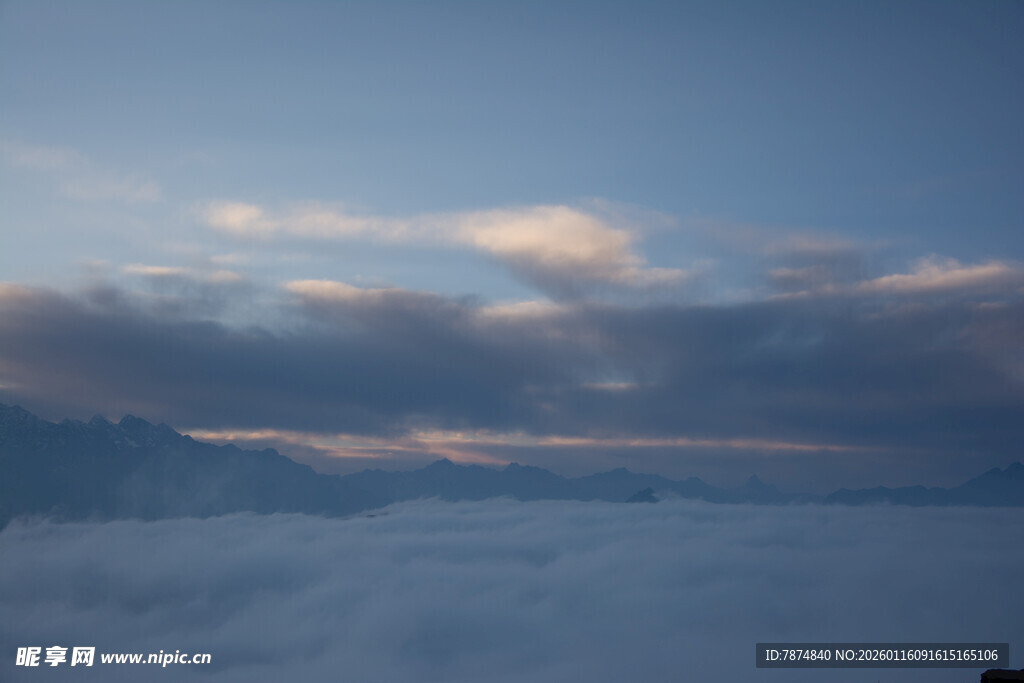云海之上的梦幻天空