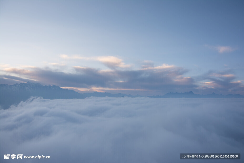 云海之上的梦幻天空