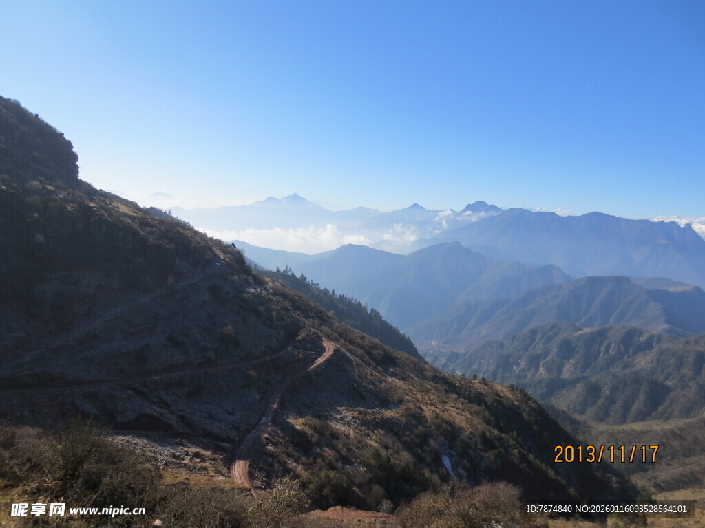 壮丽山景 开阔视野