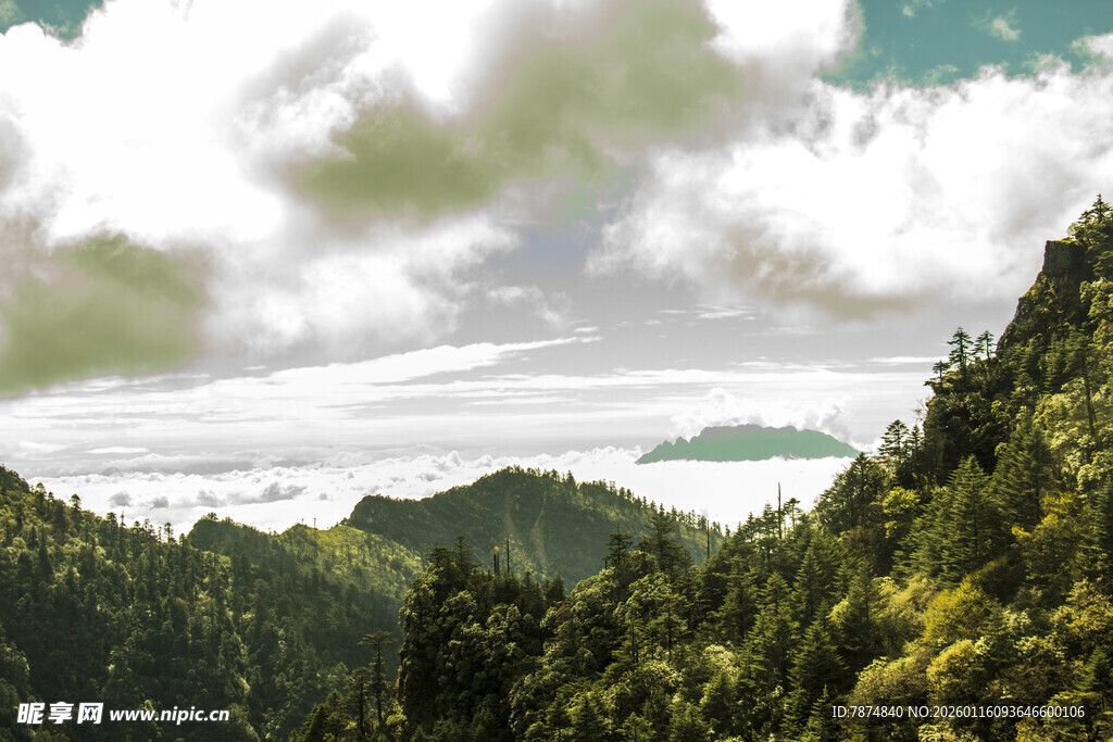 山峦叠翠间的云雾美景