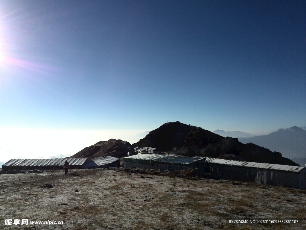 高山日出美景