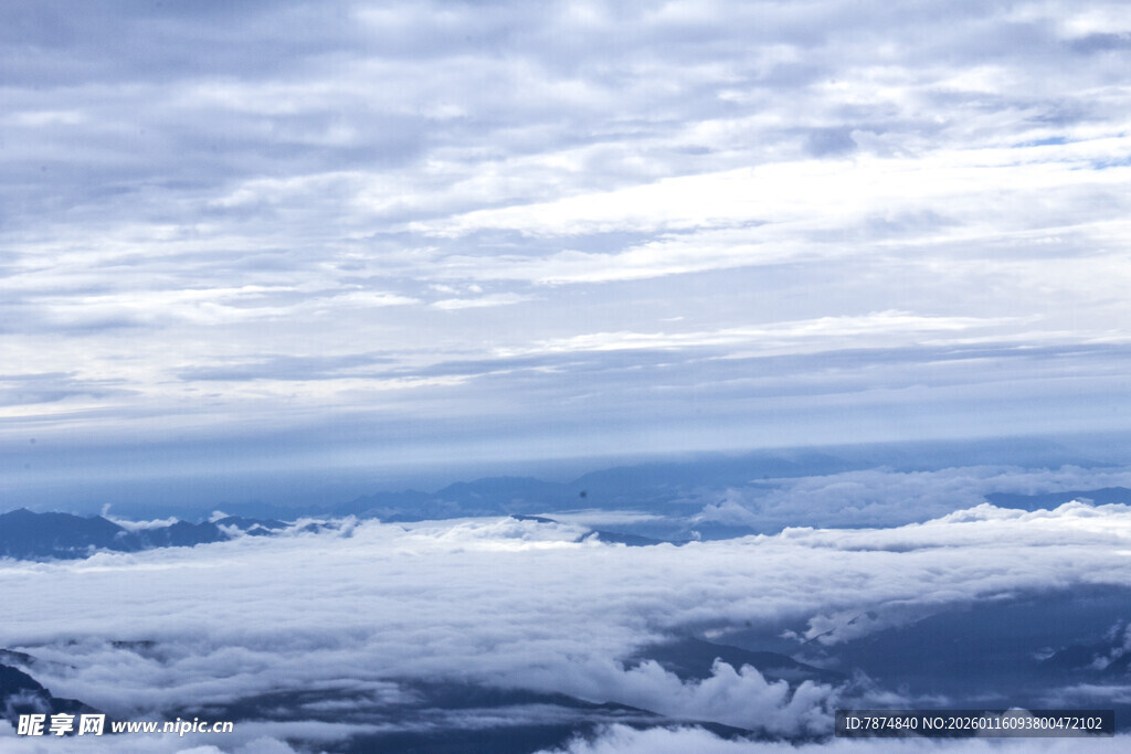高空云海壮丽景观