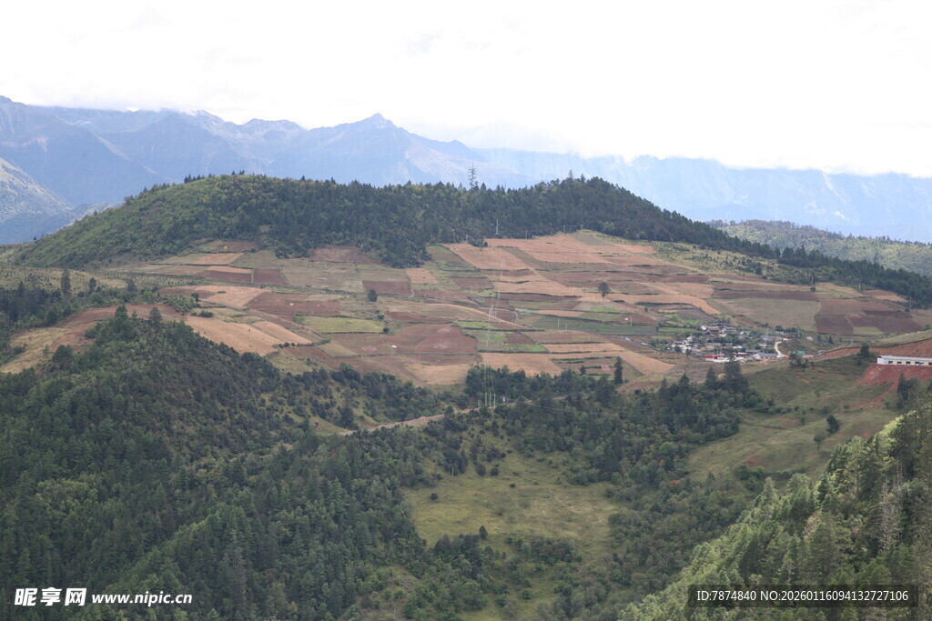 山间村落美景