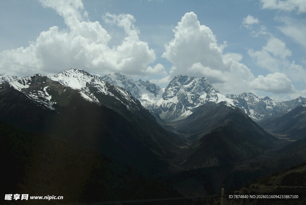 壮丽雪山美景