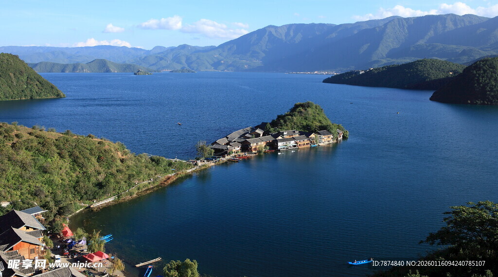 湖畔岛屿美景